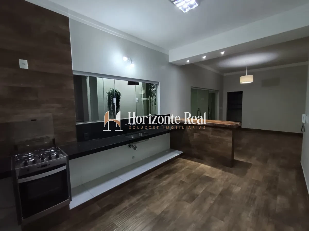 Imagem de VENDE-SE CASA ALTO PADRÃO NO CENTRO DA CIDADE