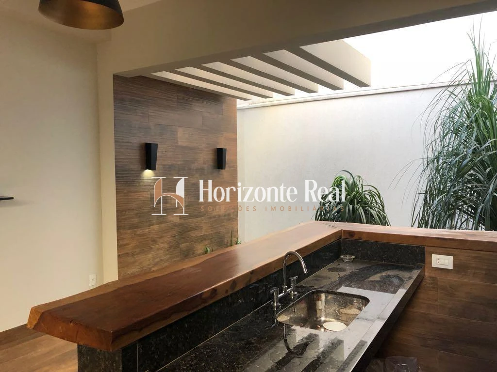 Imagem de VENDE-SE CASA ALTO PADRÃO NO CENTRO DA CIDADE