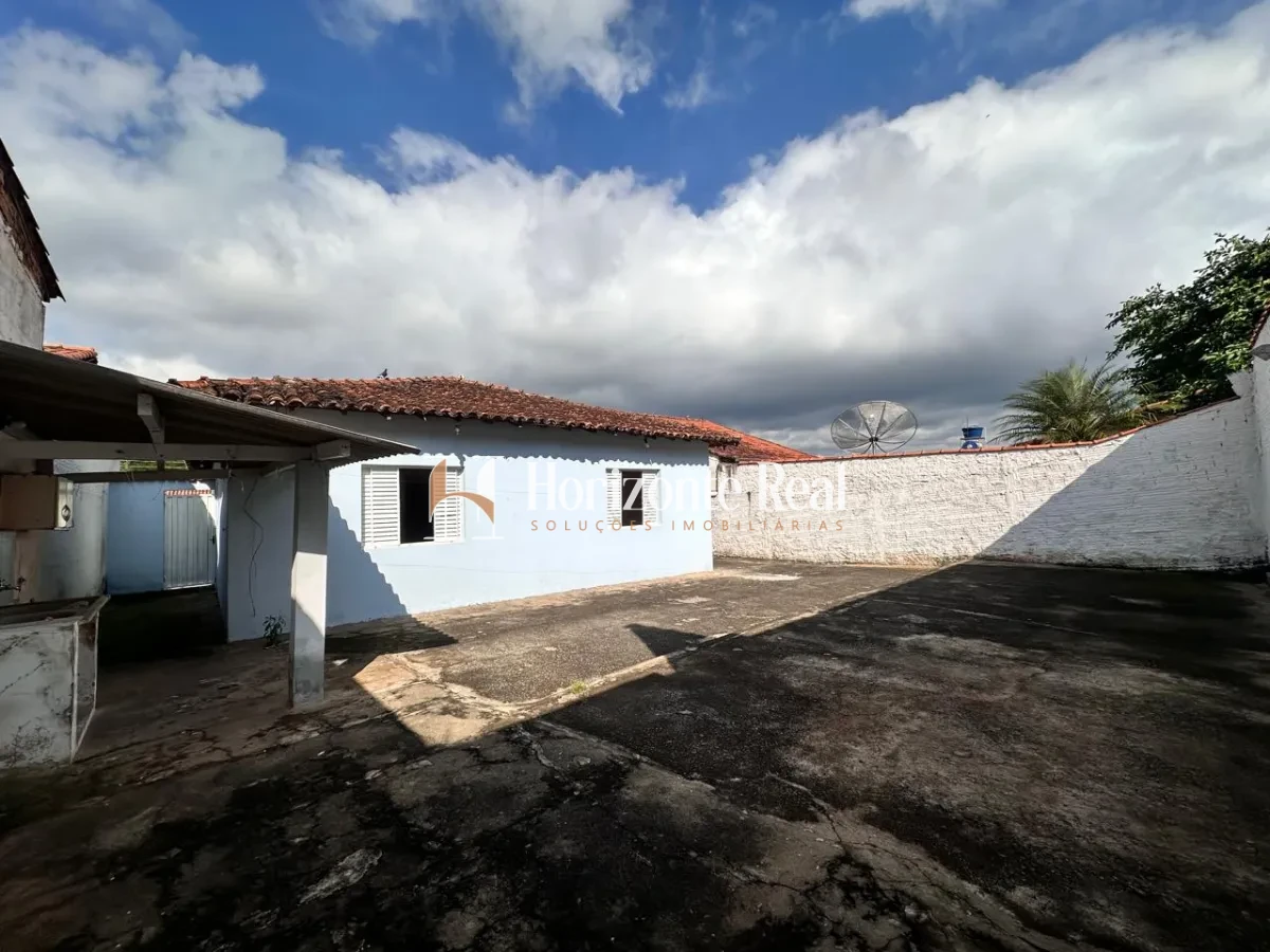 Imagem de ALUGA-SE CASA ESPAÇOSA E BEM LOCALIZADA !