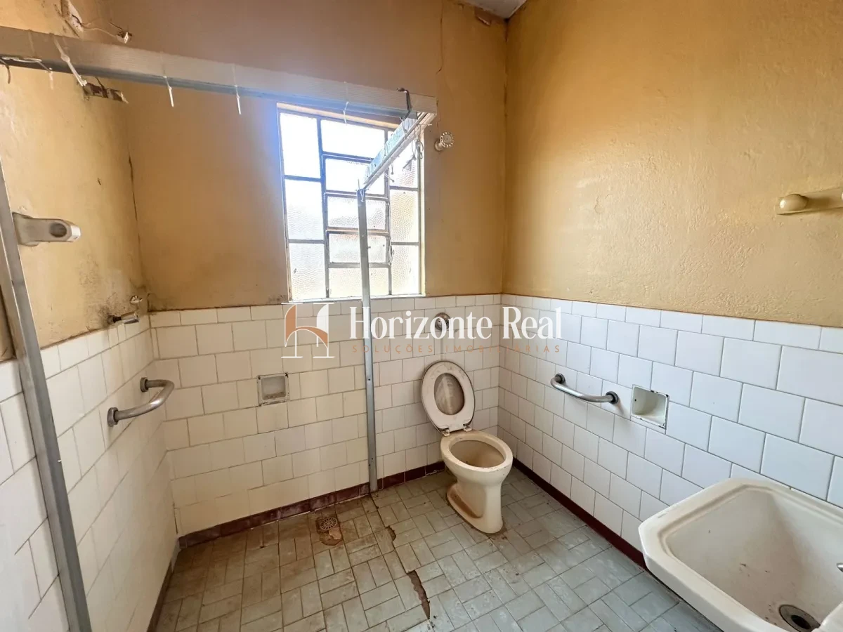 Imagem de ÓTIMA OPORTUNIDADE! CASA À VENDA – DOIS PAVIMENTOS, EXCELENTE LOCALIZAÇÃO