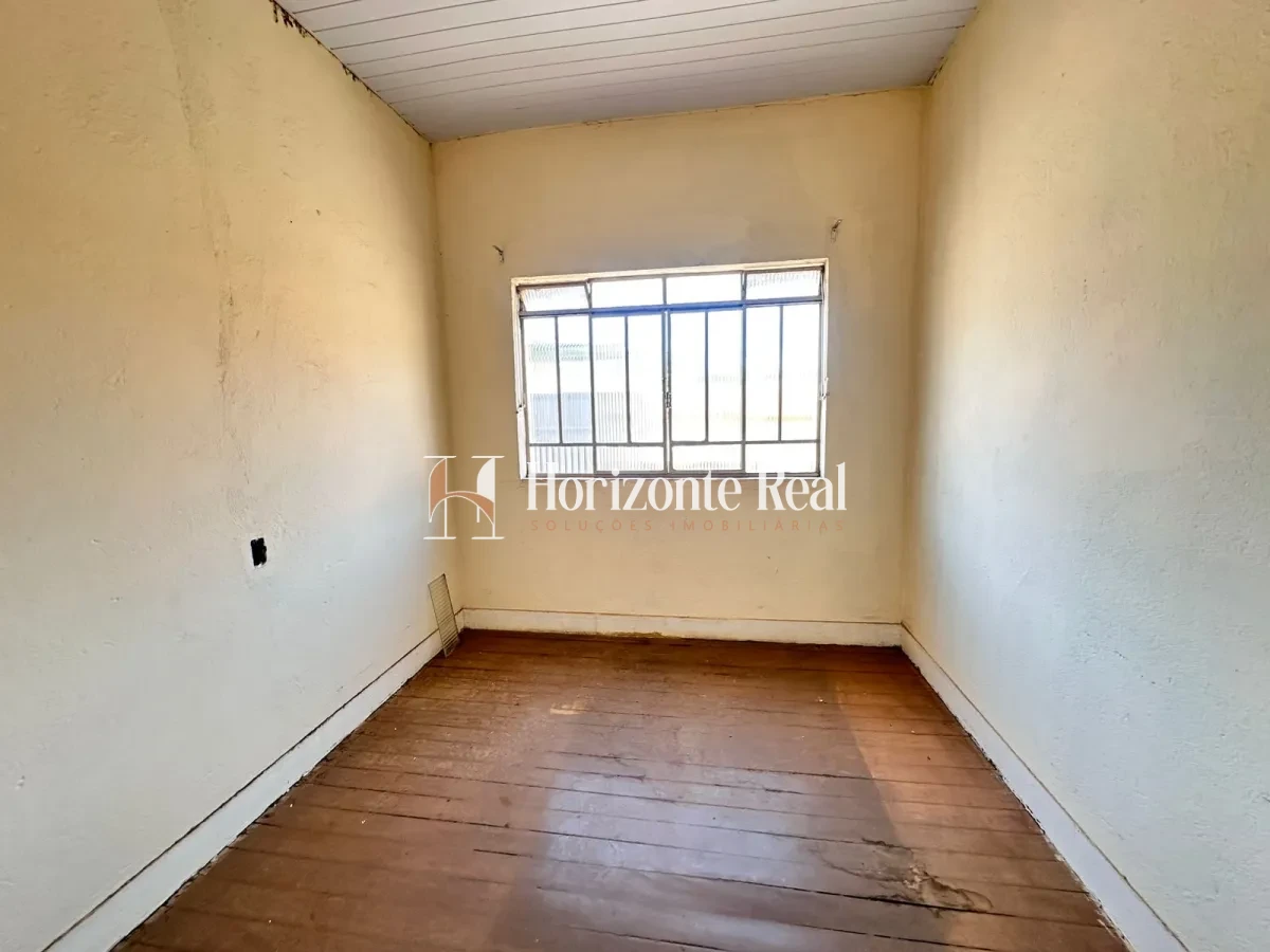 Imagem de ÓTIMA OPORTUNIDADE! CASA À VENDA – DOIS PAVIMENTOS, EXCELENTE LOCALIZAÇÃO