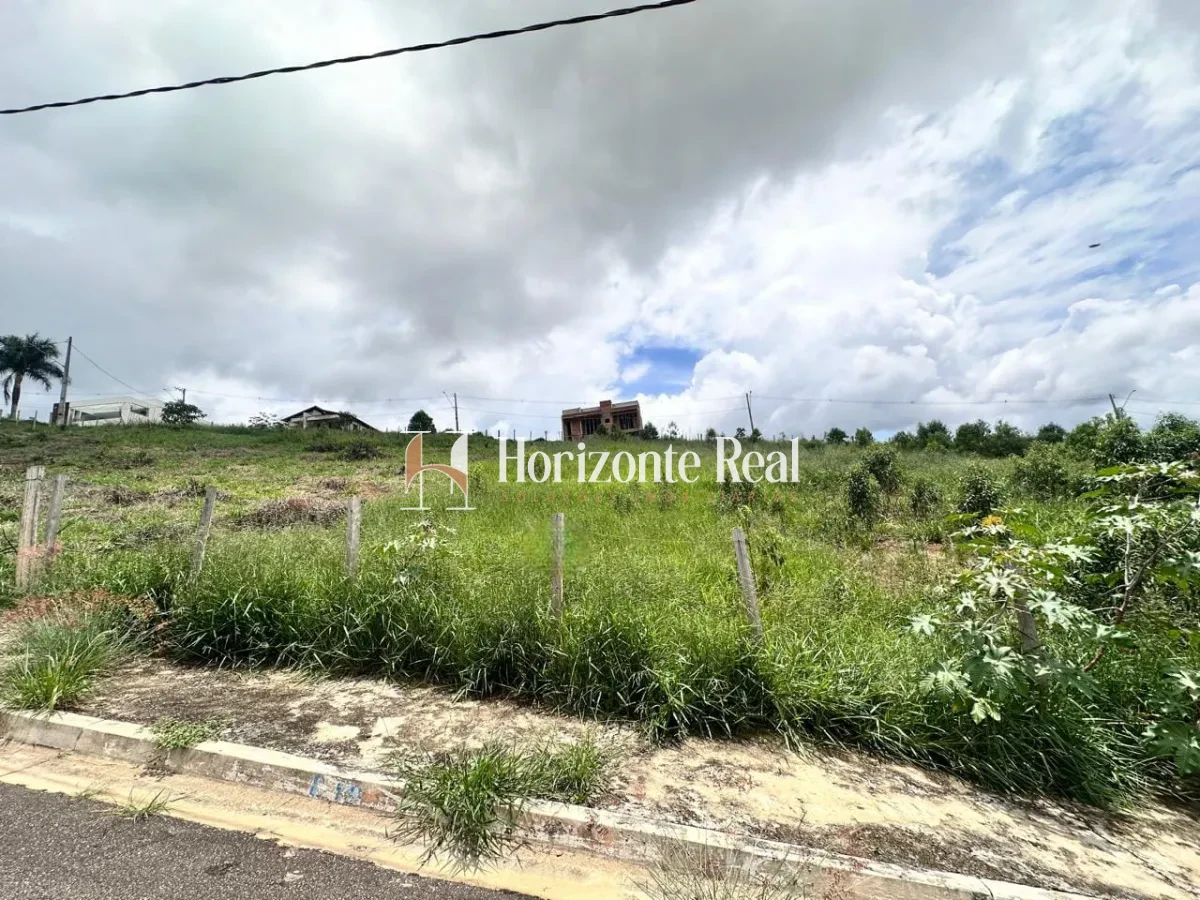 Imagem de TERRENO À VENDA – 300 m² | EXCELENTE LOCALIZAÇÃO