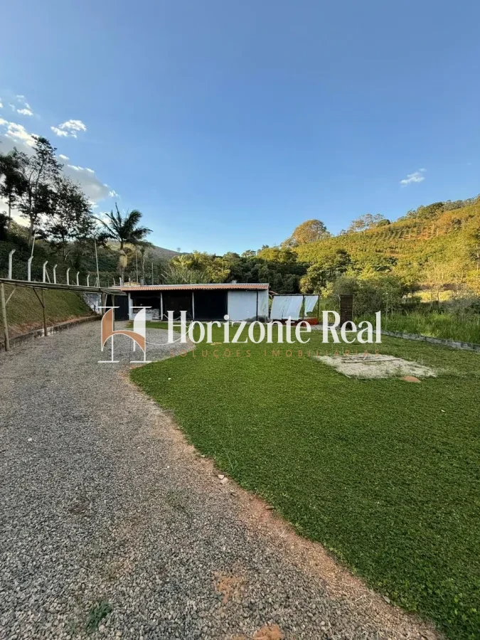 Imagem de VENDE-SE LINDA CHÁCARA A APENAS 6 KM DA CIDADE