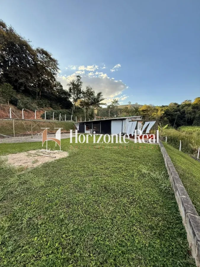 Imagem de VENDE-SE LINDA CHÁCARA A APENAS 6 KM DA CIDADE