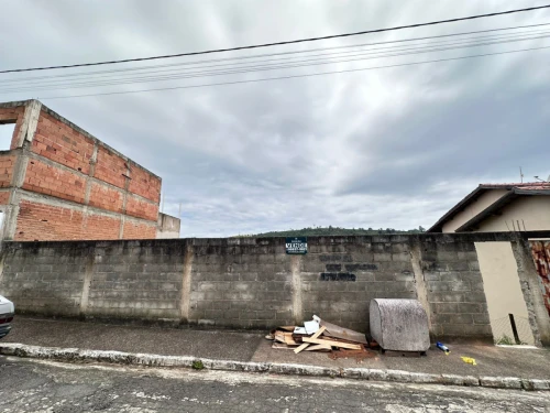 Imagem de TERRENO À VENDA – EXCELENTE OPORTUNIDADE!