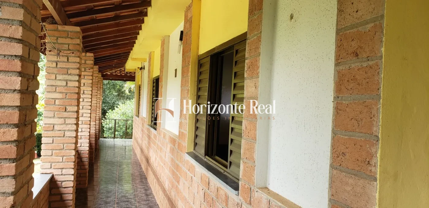 Imagem de VENDE-SE LINDA CHÁCARA – PRONTA PARA MORAR E LAZER