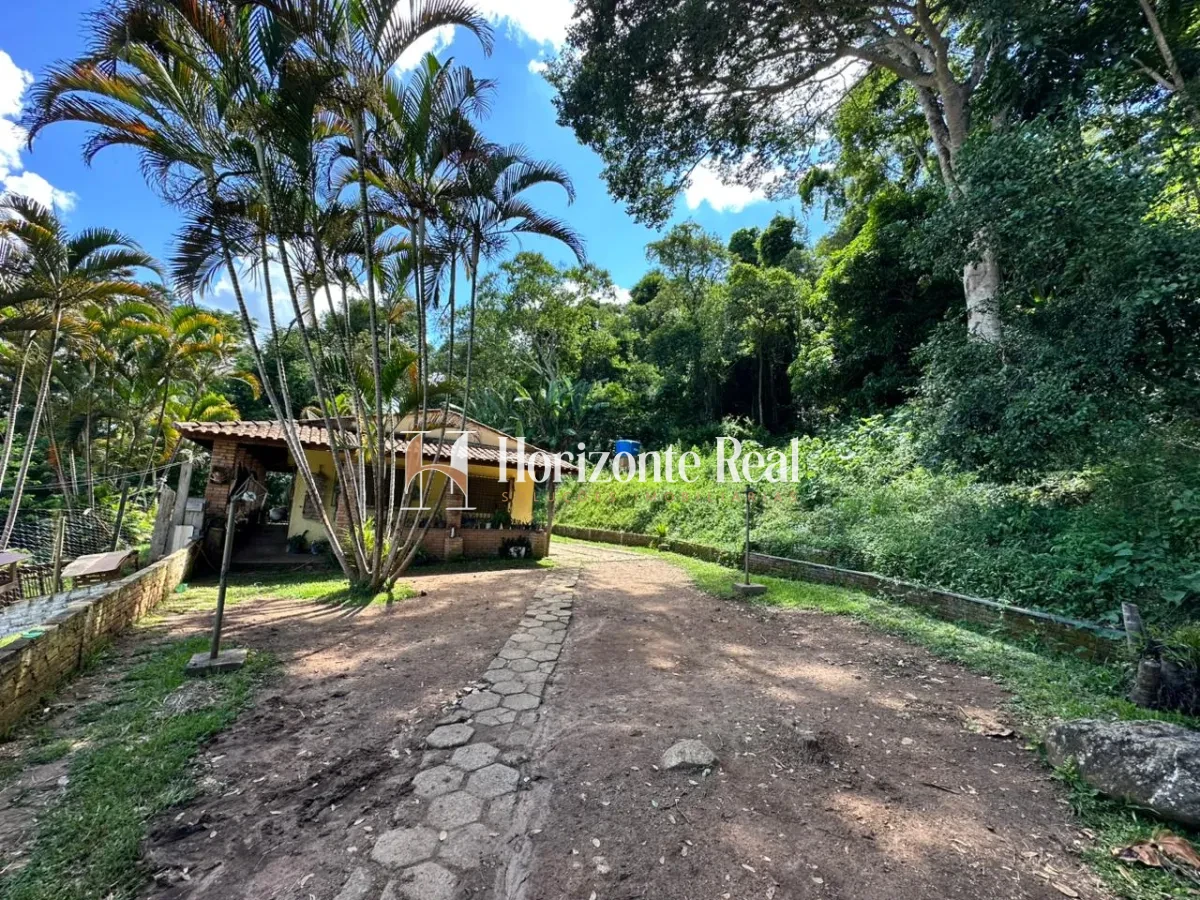 Imagem de VENDE-SE LINDA CHÁCARA – PRONTA PARA MORAR E LAZER