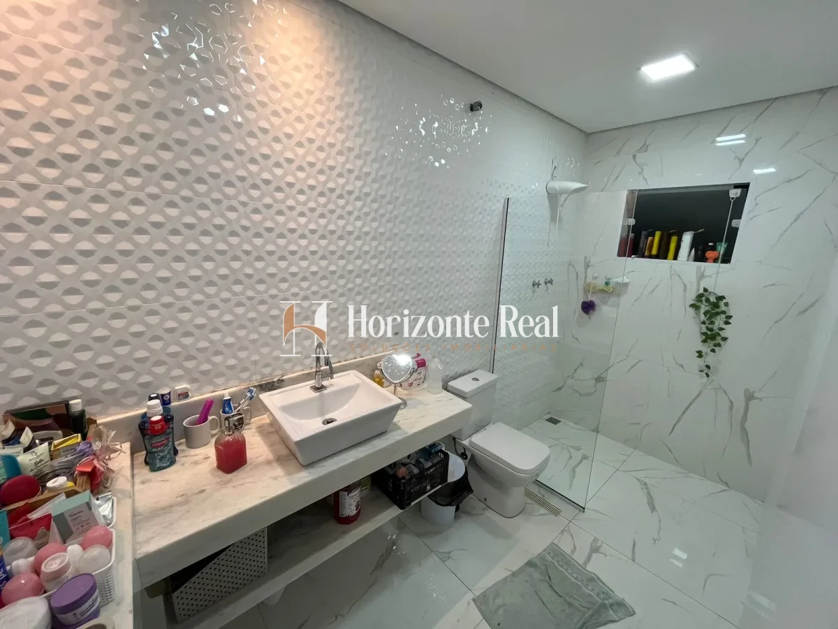 Imagem de LINDA CASA À VENDA – CONFORTO, ESPAÇO E LAZER COMPLETO!