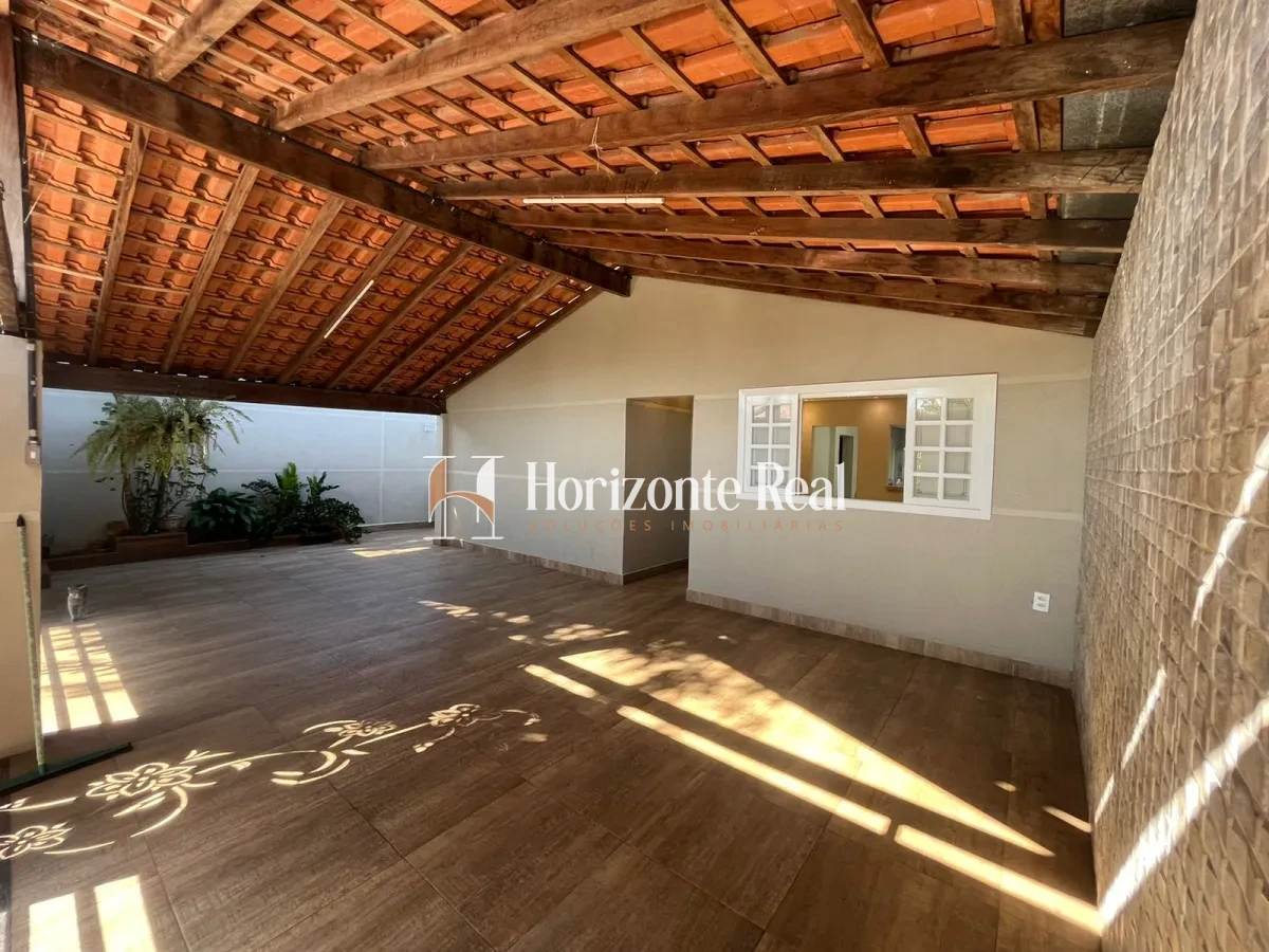 Imagem de LINDA CASA À VENDA – CONFORTO, ESPAÇO E LAZER COMPLETO!