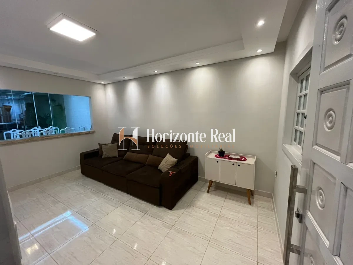 Imagem de LINDA CASA À VENDA – CONFORTO, ESPAÇO E LAZER COMPLETO!
