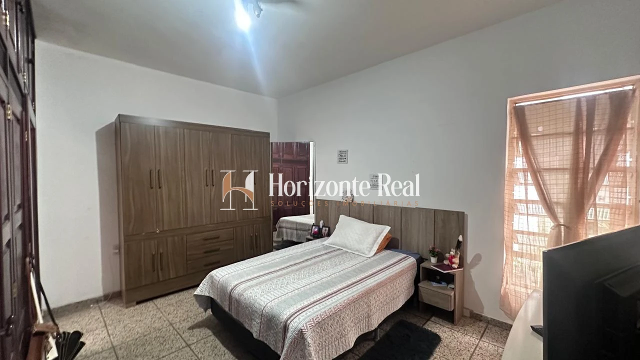 Imagem de CASA À VENDA NO CENTRO DA CIDADE