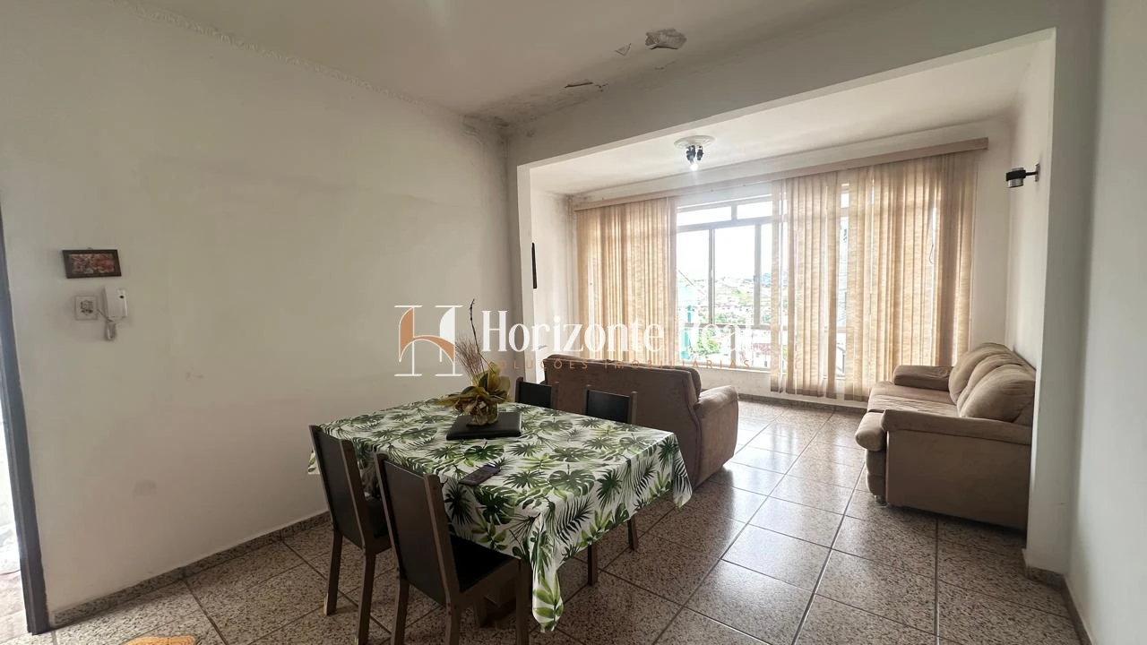 Imagem de CASA À VENDA NO CENTRO DA CIDADE