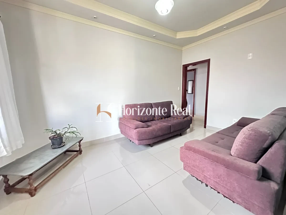 Imagem de EXCELENTE CASA DE DOIS PAVIMENTOS À VENDA – CONFORTO, ESPAÇO E SOFISTICAÇÃO!