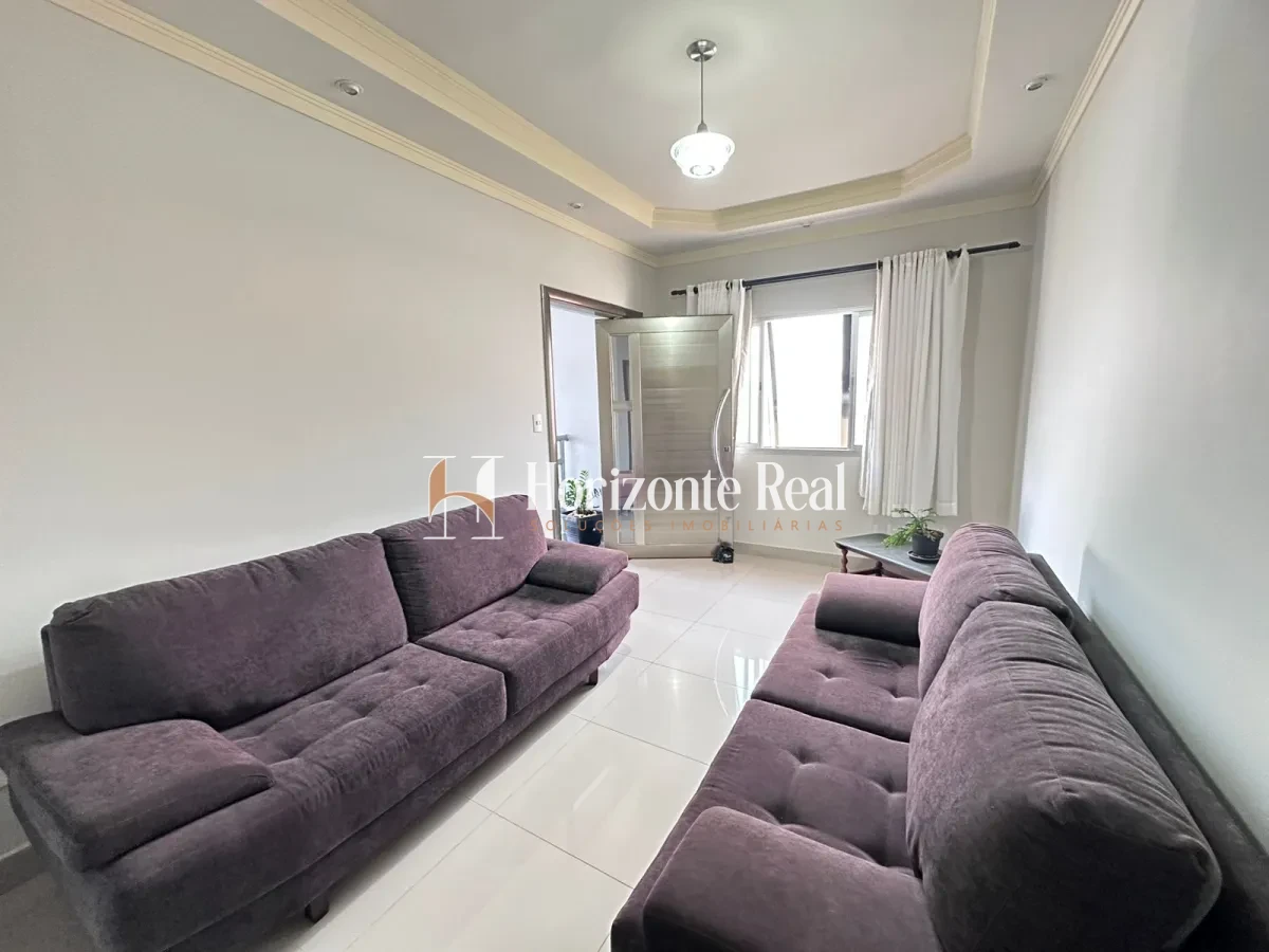 Imagem de EXCELENTE CASA DE DOIS PAVIMENTOS À VENDA – CONFORTO, ESPAÇO E SOFISTICAÇÃO!