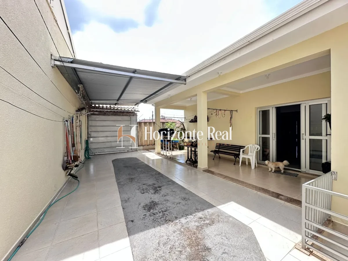 Imagem de EXCELENTE CASA DE DOIS PAVIMENTOS À VENDA – CONFORTO, ESPAÇO E SOFISTICAÇÃO!