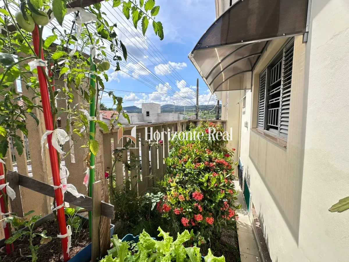 Imagem de EXCELENTE CASA DE DOIS PAVIMENTOS À VENDA – CONFORTO, ESPAÇO E SOFISTICAÇÃO!