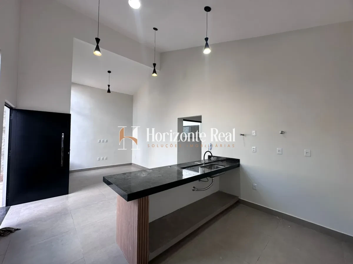 Imagem de CASA Á VENDA | CONFORTO ,TRANQUILIDADE E BOA LOCALIZAÇÃO.