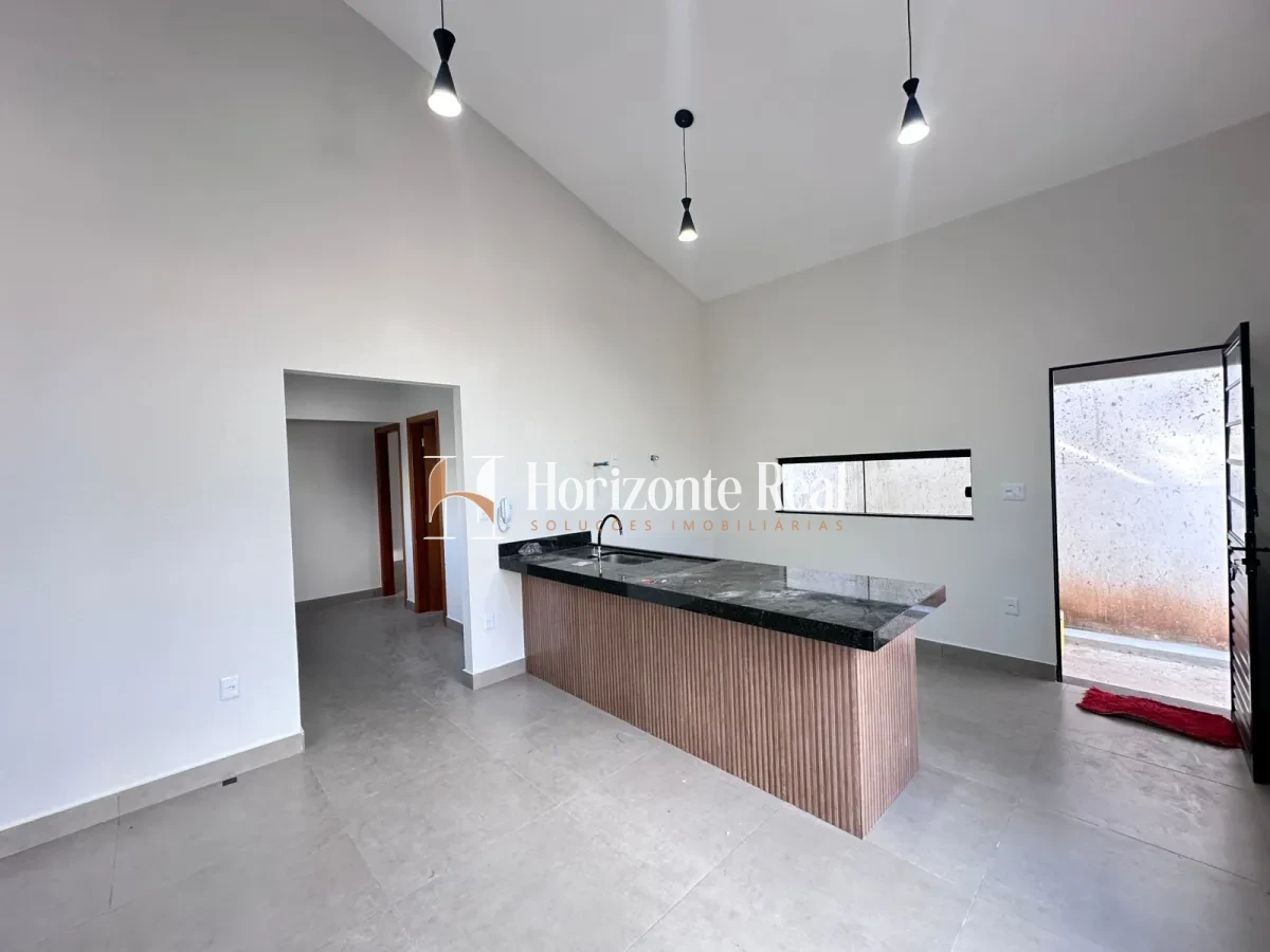 Imagem de CASA Á VENDA | CONFORTO ,TRANQUILIDADE E BOA LOCALIZAÇÃO.