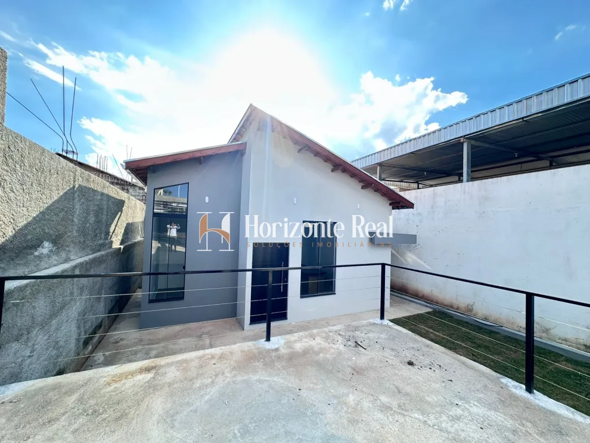 Imagem de CASA Á VENDA | CONFORTO ,TRANQUILIDADE E BOA LOCALIZAÇÃO.