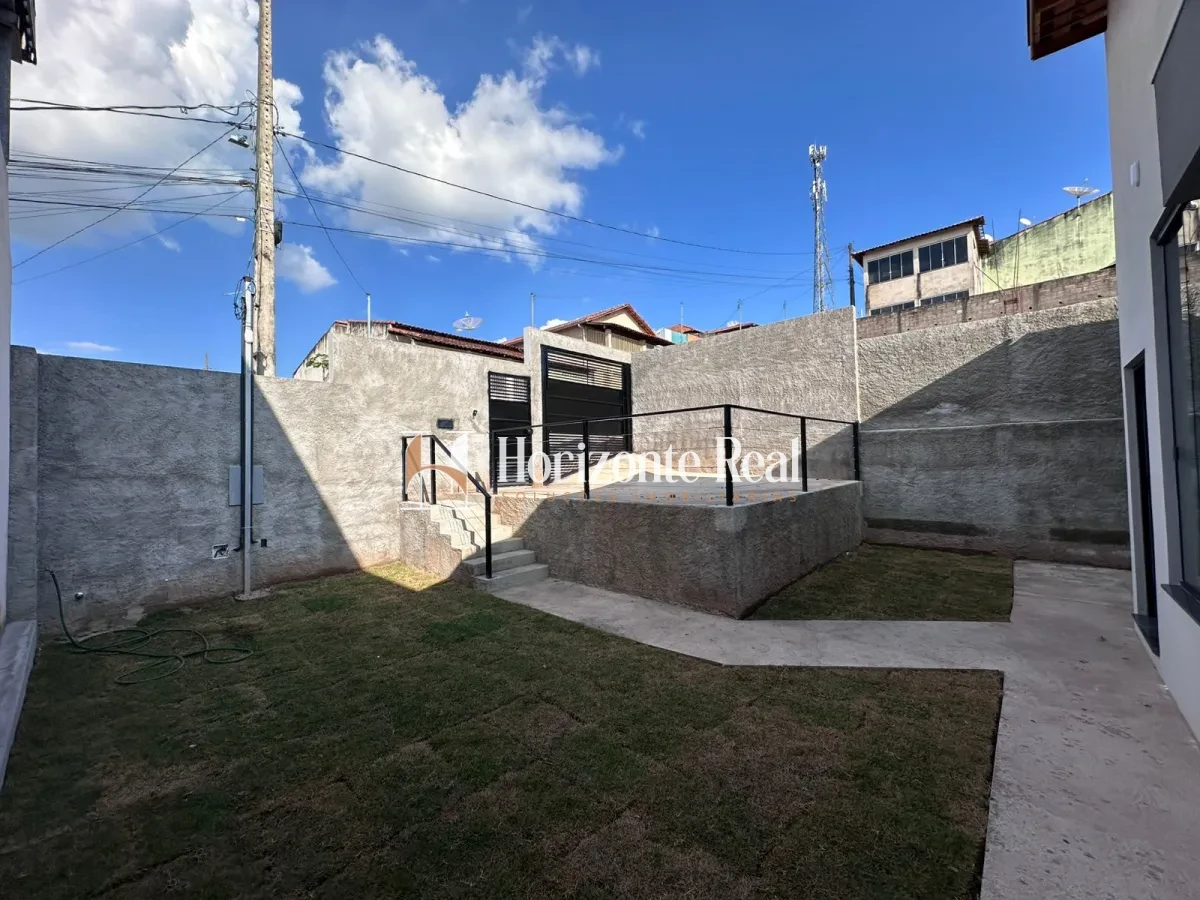 Imagem de CASA Á VENDA | CONFORTO ,TRANQUILIDADE E BOA LOCALIZAÇÃO.