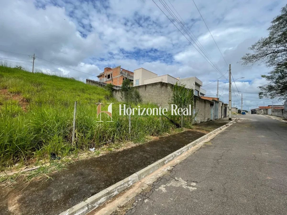 Imagem de TERRENO Á VENDA | 300m²