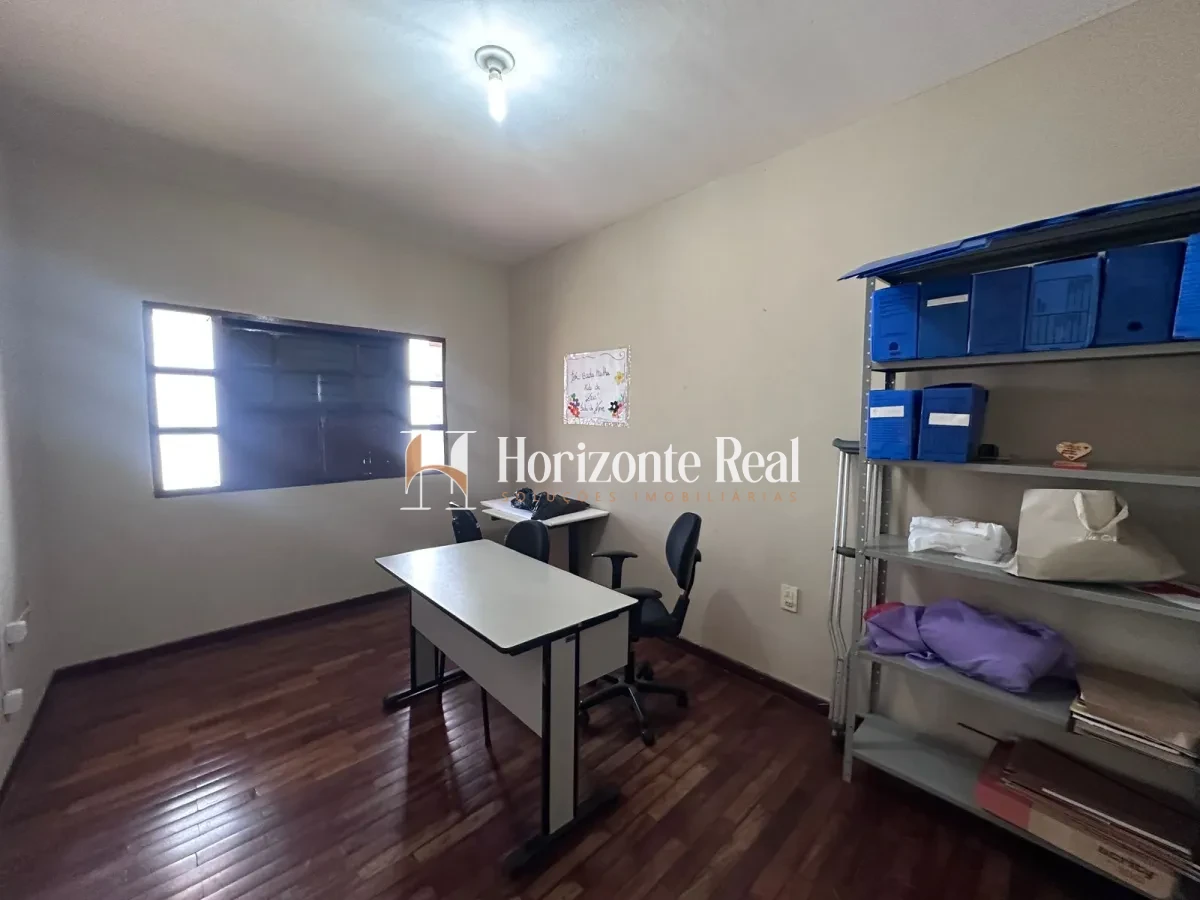 Imagem de OPORTUNIDADE IMPERDÍVEL ! CASA Á VENDA COM ESPAÇO EXTRA PARA RENDA .