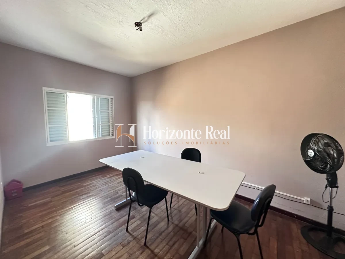 Imagem de OPORTUNIDADE IMPERDÍVEL ! CASA Á VENDA COM ESPAÇO EXTRA PARA RENDA .