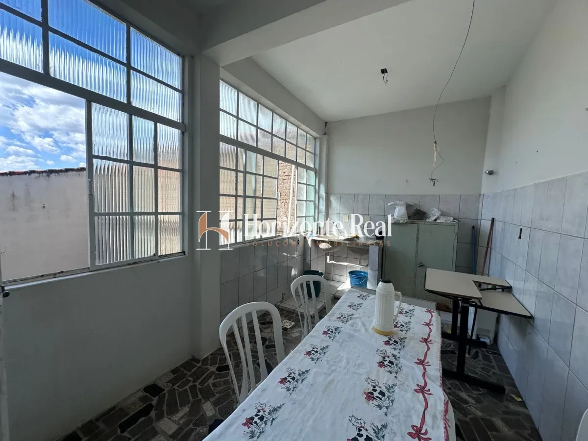 Imagem de OPORTUNIDADE IMPERDÍVEL ! CASA Á VENDA COM ESPAÇO EXTRA PARA RENDA .