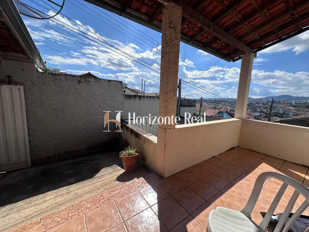 Imagem de OPORTUNIDADE IMPERDÍVEL ! CASA Á VENDA COM ESPAÇO EXTRA PARA RENDA .