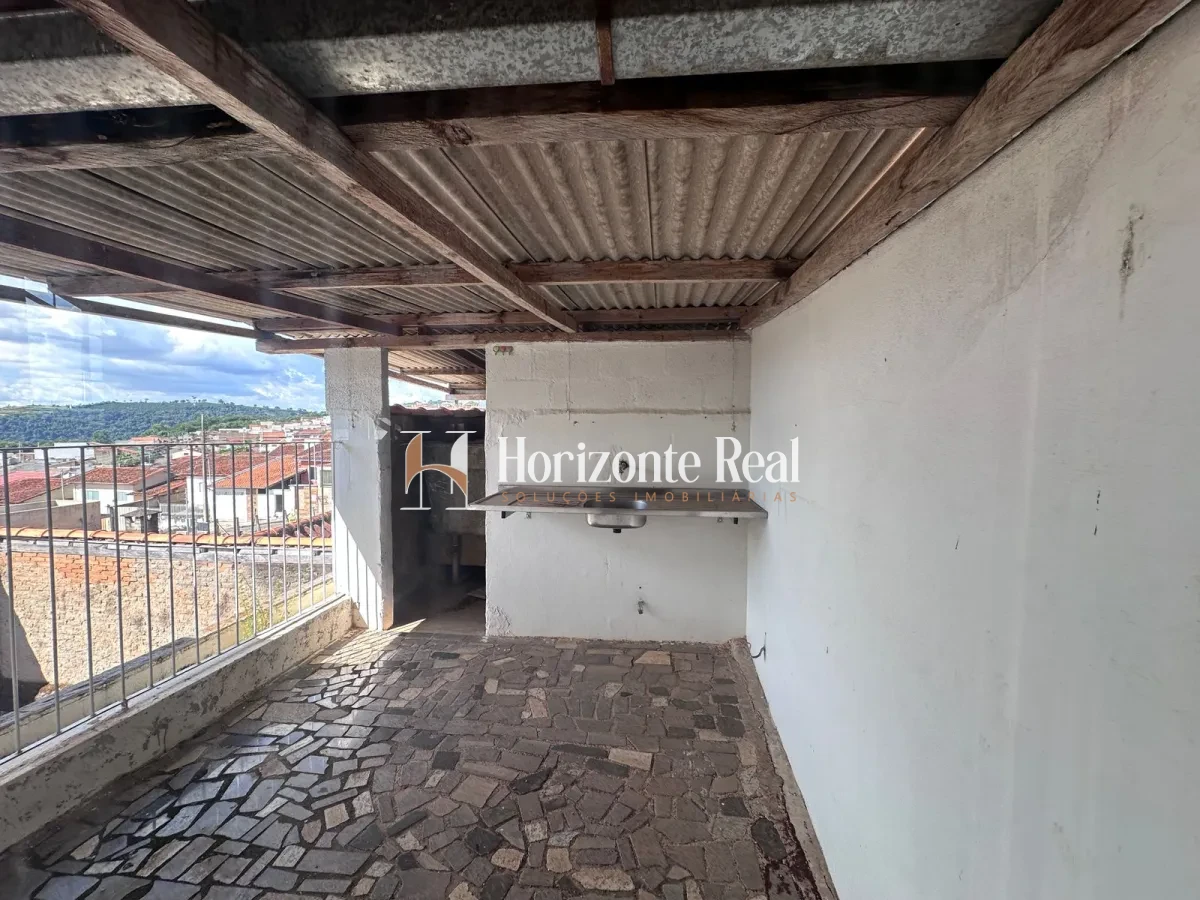 Imagem de OPORTUNIDADE IMPERDÍVEL ! CASA Á VENDA COM ESPAÇO EXTRA PARA RENDA .