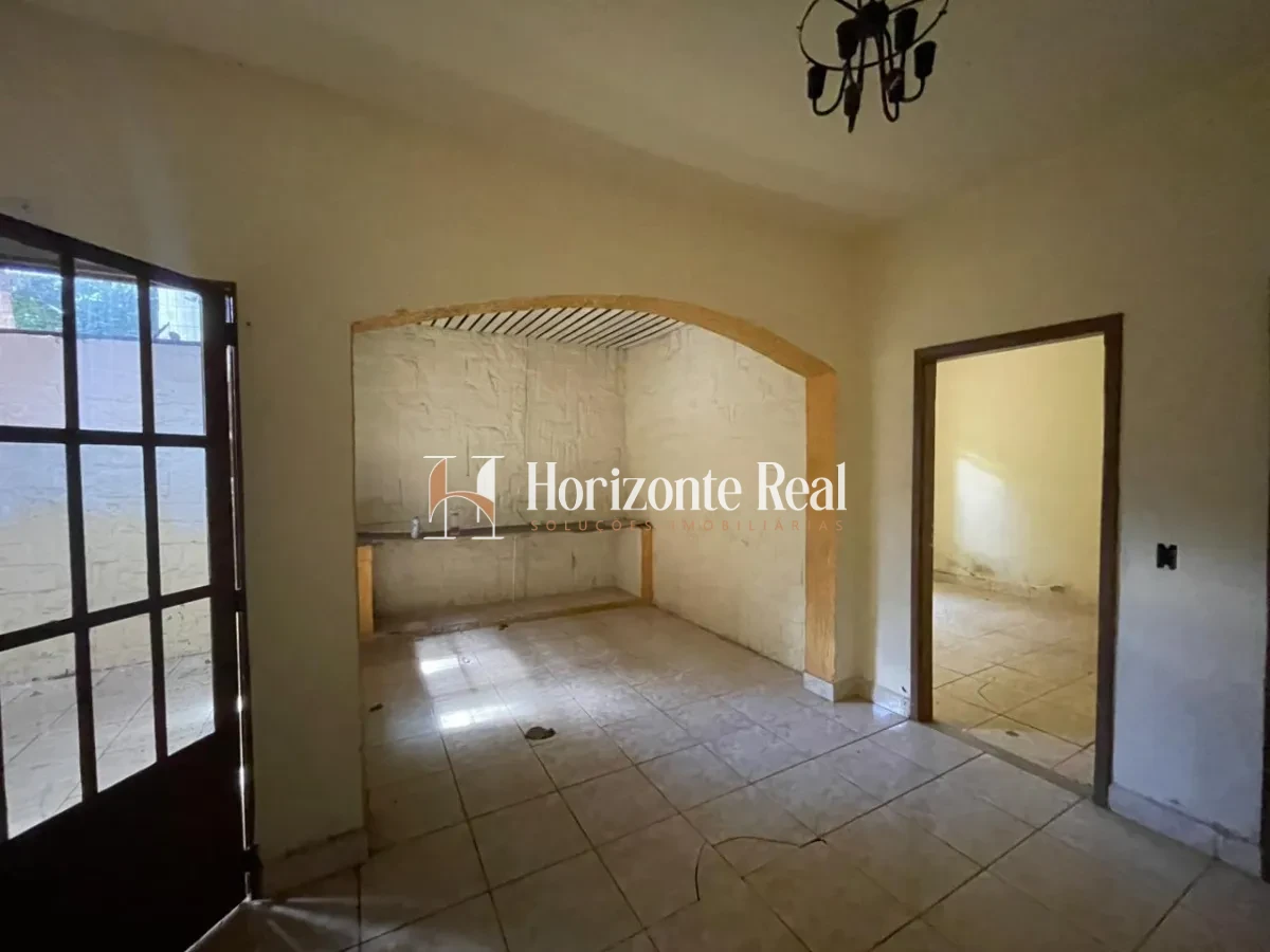 Imagem de EXCELENTE OPORTUNIDADE! CASA AMPLA Á VENDA.