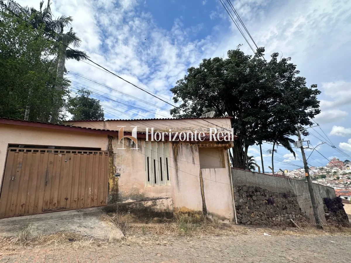 Imagem de EXCELENTE OPORTUNIDADE! CASA AMPLA Á VENDA.