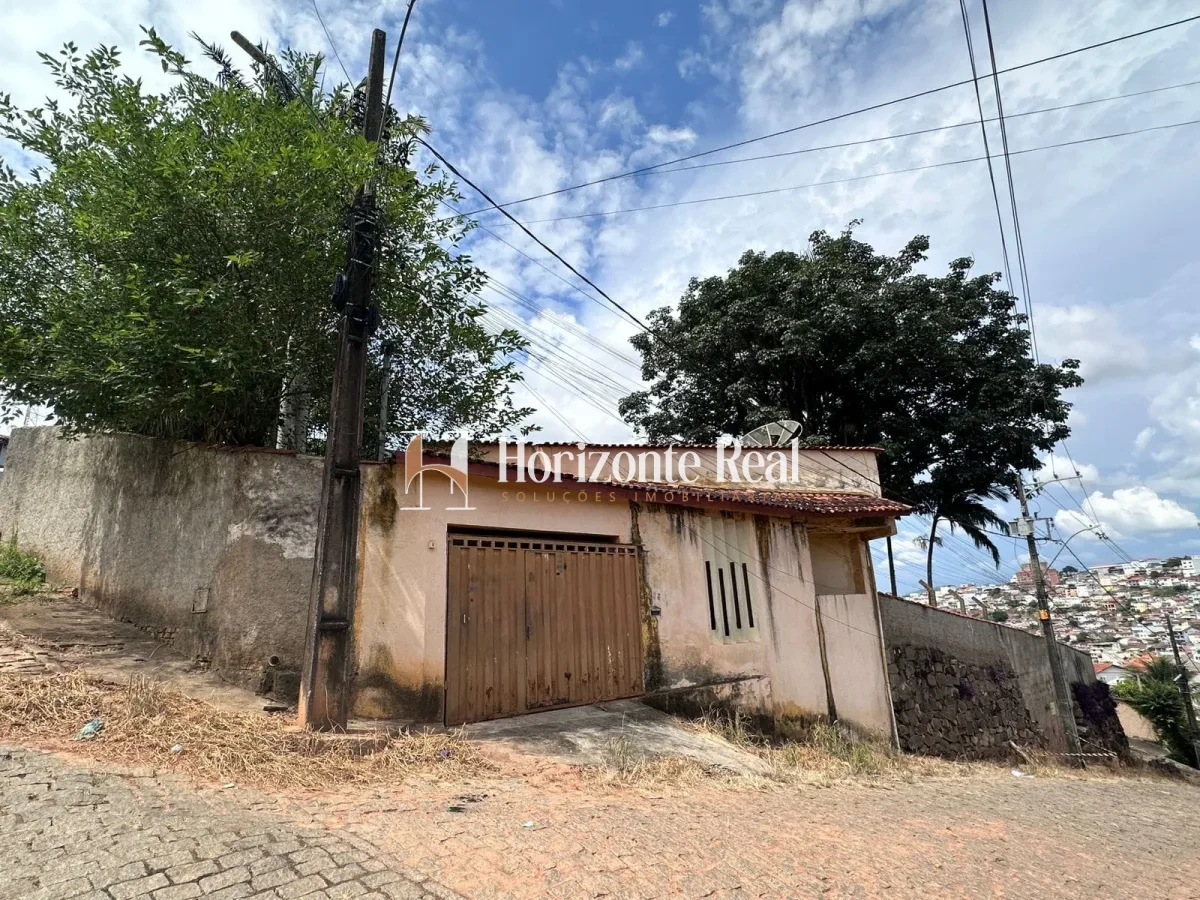 Imagem de EXCELENTE OPORTUNIDADE! CASA AMPLA Á VENDA.