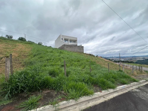 Imagem de TERRENO Á VENDA | EXCELENTE OPORTUNIDADE PARA INVESTIMENTO OU CONSTRUÇÃO.