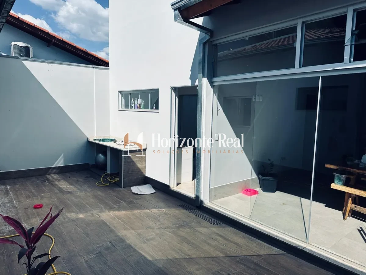 Imagem de OPORTUNIDADE IMPERDÍVEL! CASA ESPAÇOSA E COMPLETA À VENDA