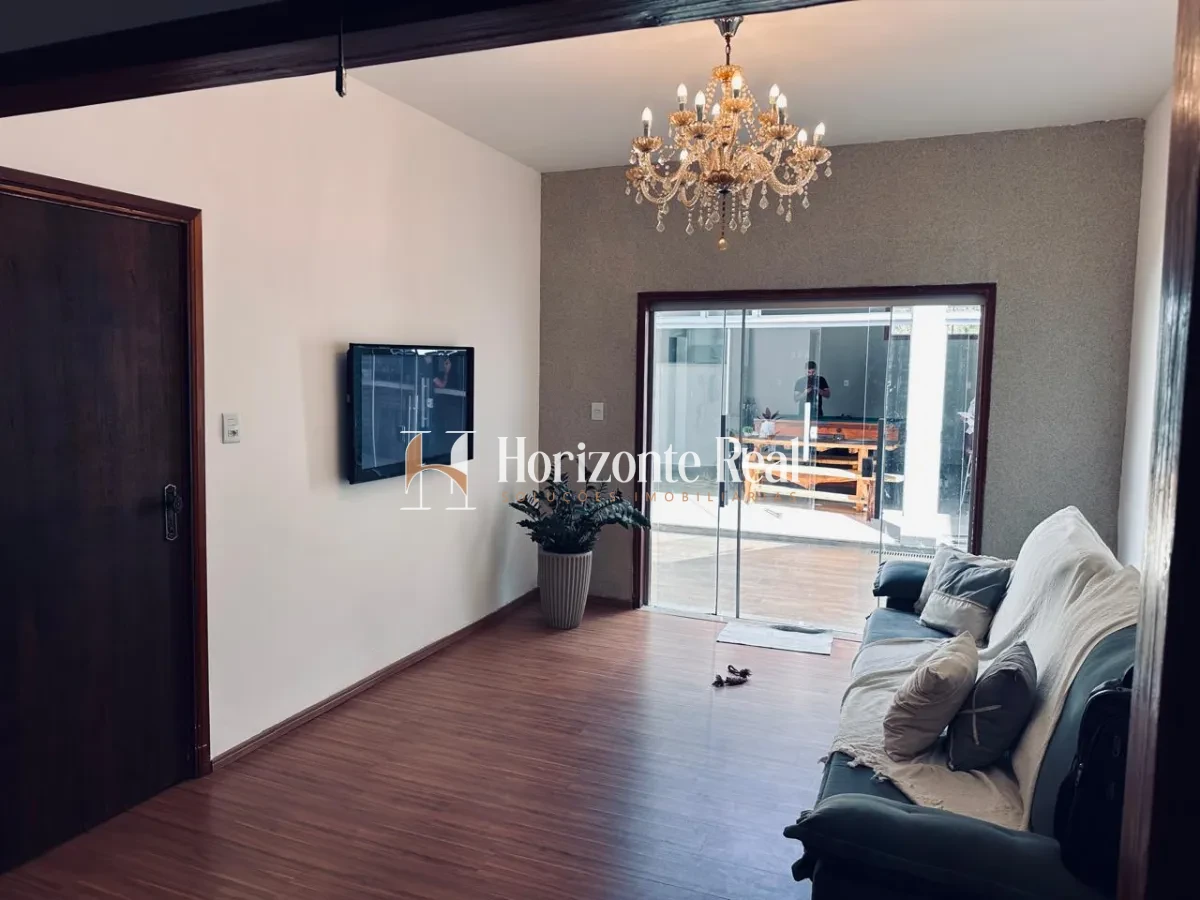 Imagem de OPORTUNIDADE IMPERDÍVEL! CASA ESPAÇOSA E COMPLETA À VENDA