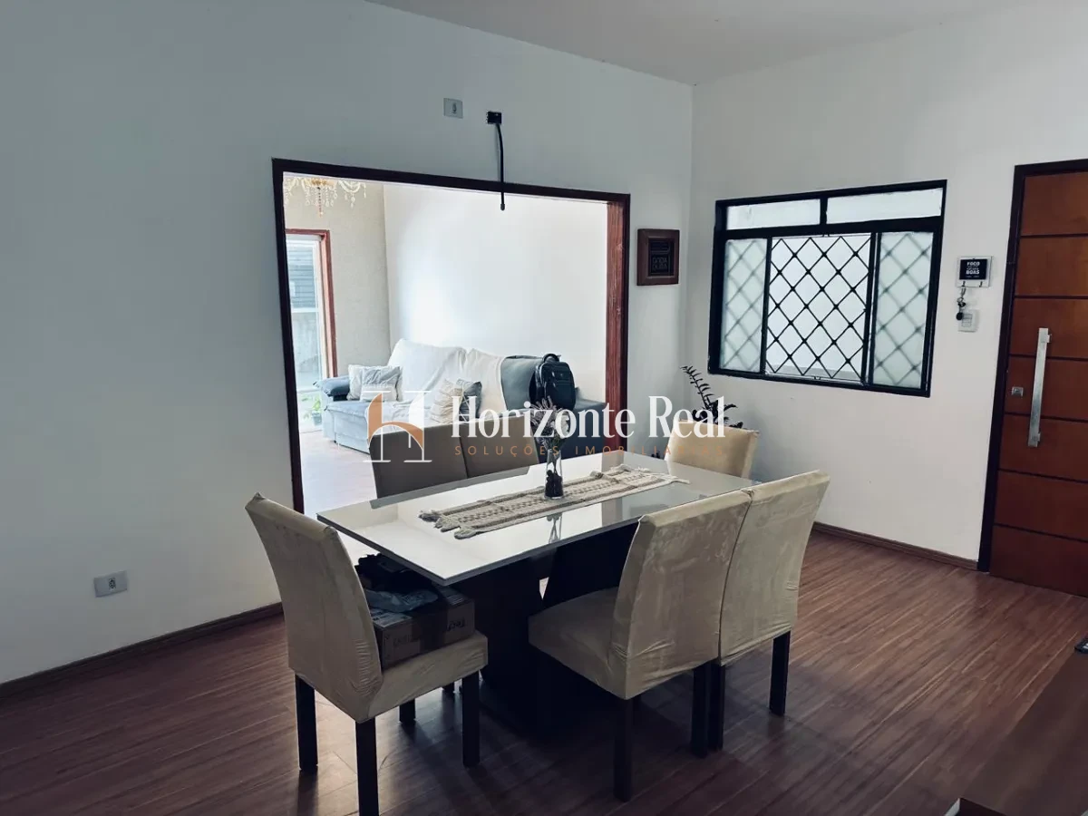 Imagem de OPORTUNIDADE IMPERDÍVEL! CASA ESPAÇOSA E COMPLETA À VENDA