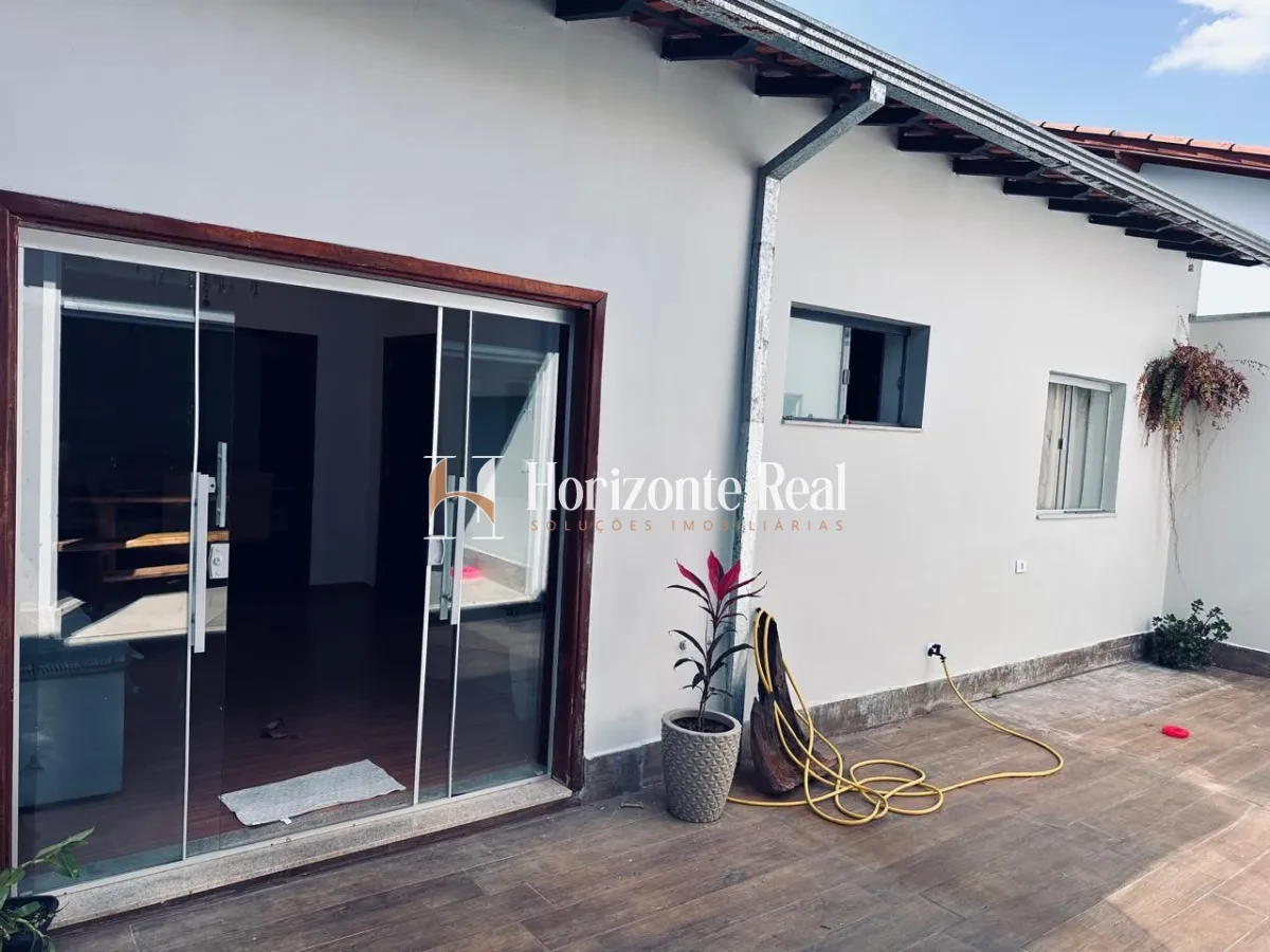Imagem de OPORTUNIDADE IMPERDÍVEL! CASA ESPAÇOSA E COMPLETA À VENDA