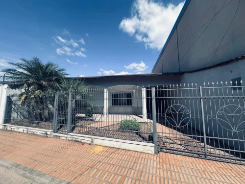 Imagem de OPORTUNIDADE IMPERDÍVEL! CASA ESPAÇOSA E COMPLETA À VENDA