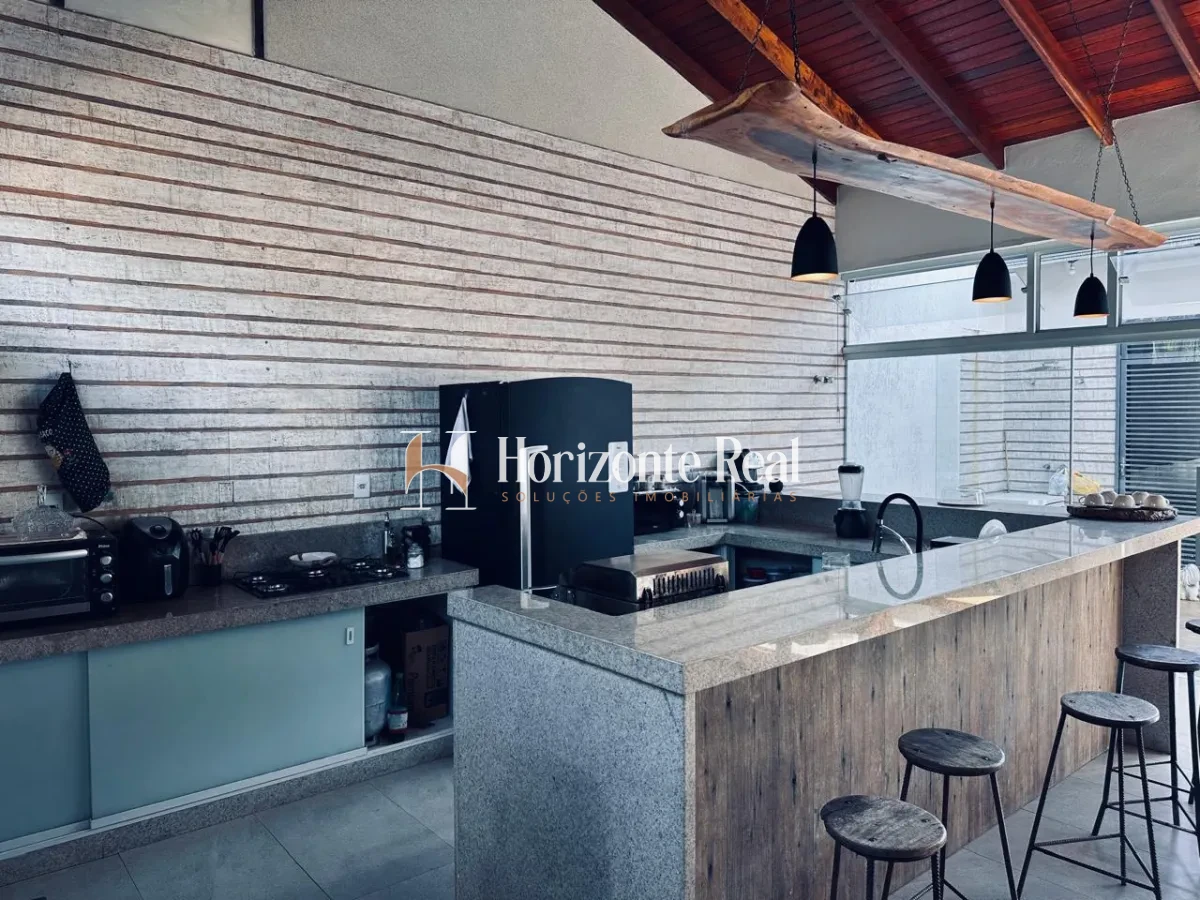 Imagem de OPORTUNIDADE IMPERDÍVEL! CASA ESPAÇOSA E COMPLETA À VENDA