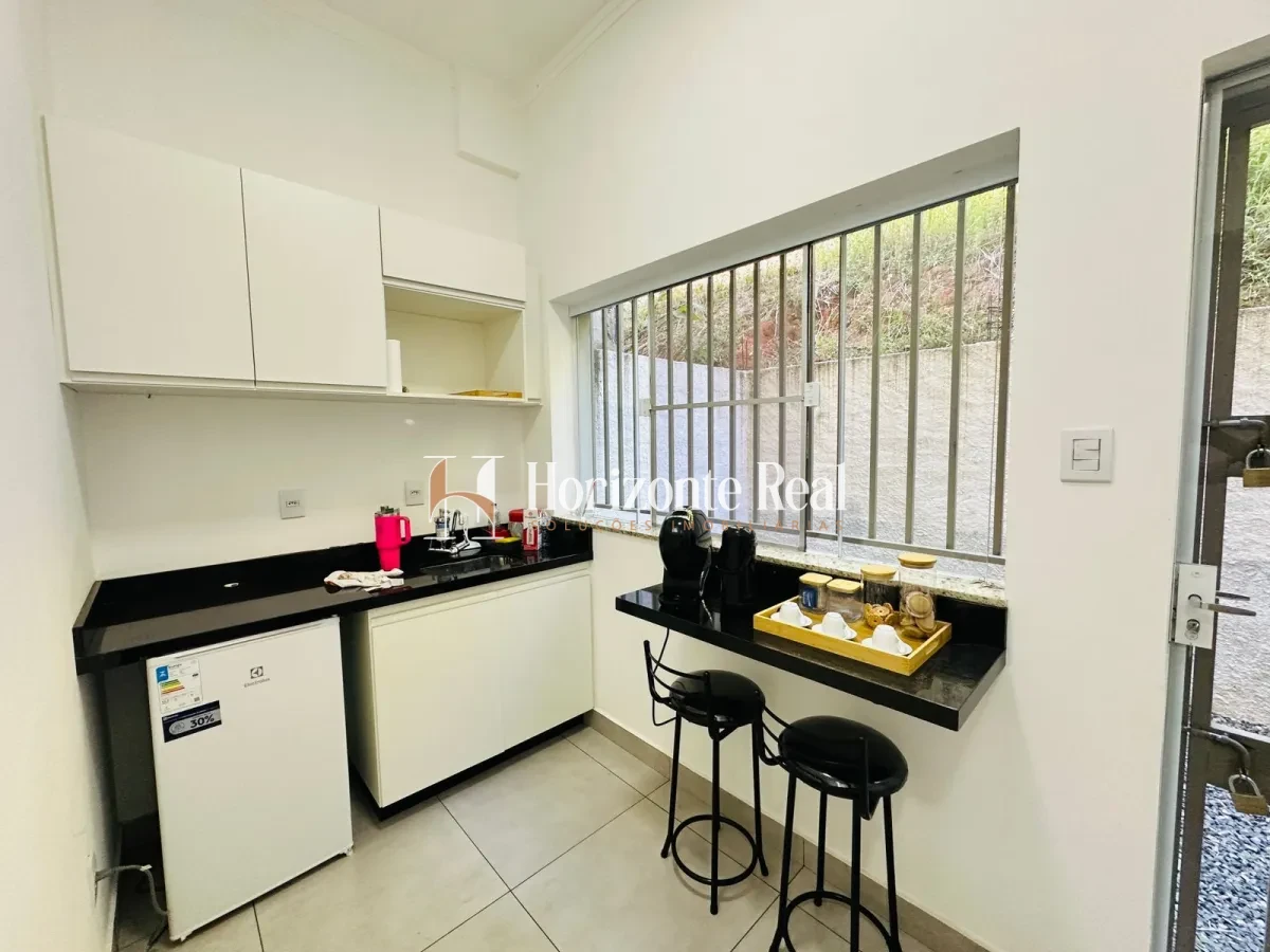 Imagem de OPORTUNIDADE IMPERDÍVEL! IMÓVEL RESIDENCIAL E COMERCIAL À VENDA