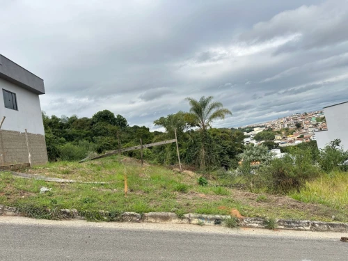 Imagem de EXCELENTE TERRENO EM BAIRRO EM EXPANSÃO