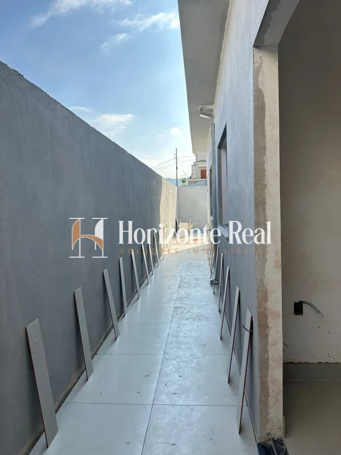Imagem de CASA EM FASE FINAL DE ACABAMENTO | CONFORTO,ESPAÇO E EXCELENTE LOCALIZAÇÃO