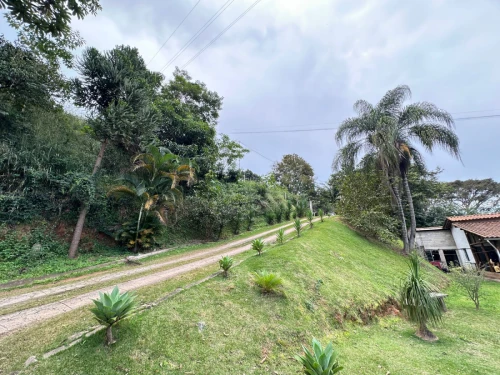 Imagem de CHÁCARA Á VENDA | CONFORTO,ESPAÇO E QUALIDADE A POUCOS MINUTOS DA CIDADE!