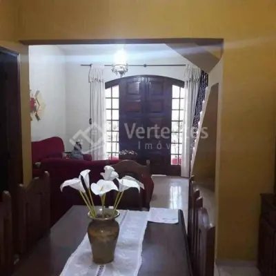 Imagem de Oportunidade Incrível: Casa Espaçosa com 3 Quartos, Suíte com Hidro e Área Gourmet!