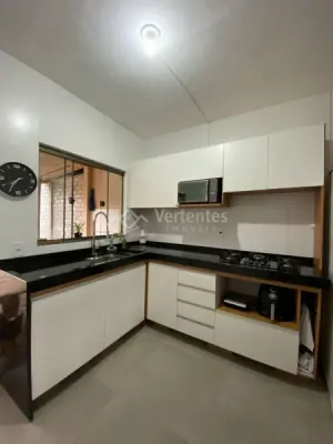 Imagem de Casa Aconchegante e Completa – Quintal, Cozinha Planejada e Muito Conforto!