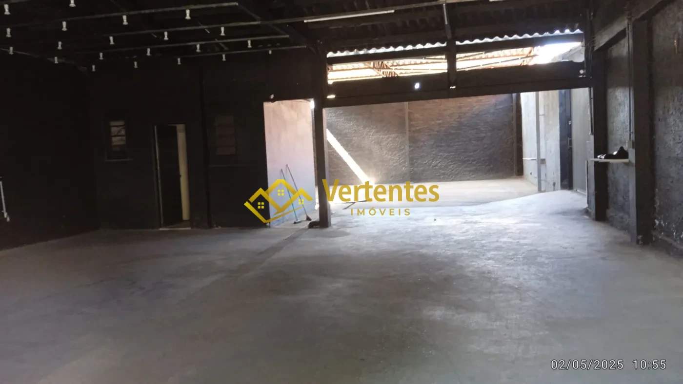 Imagem de Galpão Amplo em Área Comercial de São João del-Rei – 250 m² Prontos para Seu Negócio!