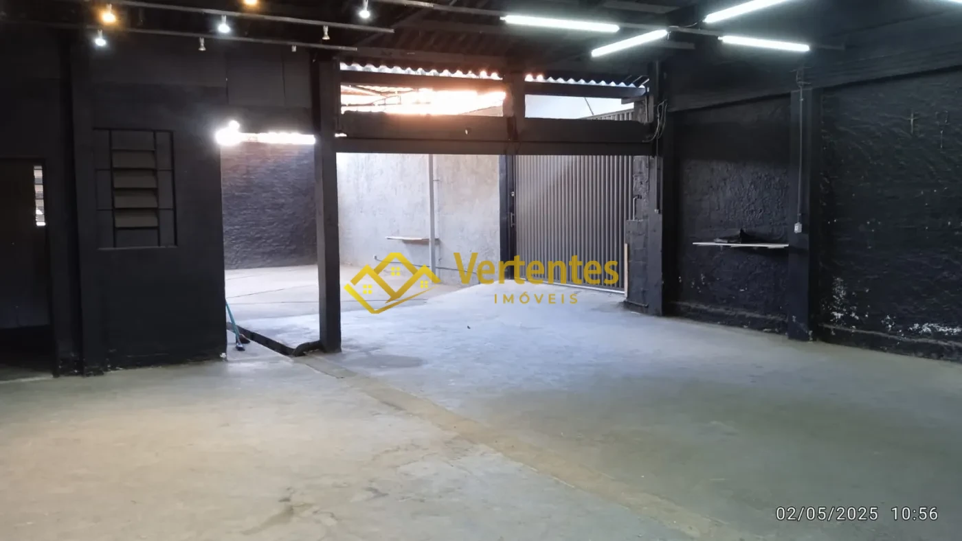 Imagem de Galpão Amplo em Área Comercial de São João del-Rei – 250 m² Prontos para Seu Negócio!