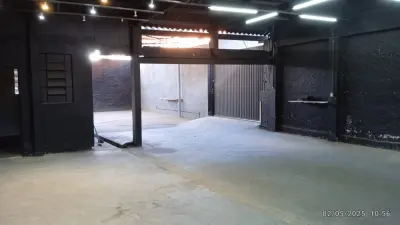 Imagem de Galpão Amplo em Área Comercial de São João del-Rei – 250 m² Prontos para Seu Negócio!