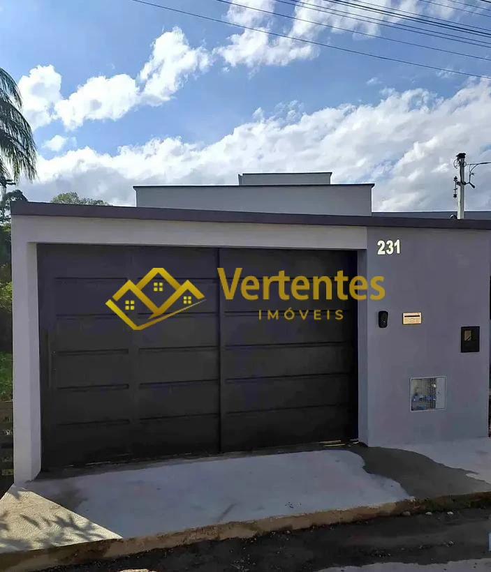 Imagem de Casa Aconchegante com Espaço Externo e Garagem na Colônia!